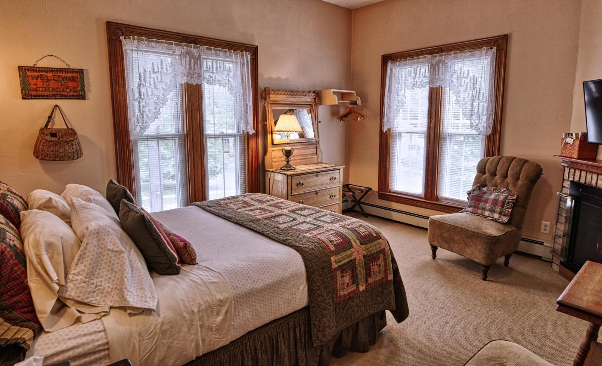 Rockwell Falls Inn And Wine Bar Lake Luzerne Cameră foto